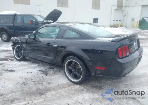 2005 Ford Mustang Gt Deluxe/Gt Premium из США, поврежденный, VIN 1ZVHT82H355140398